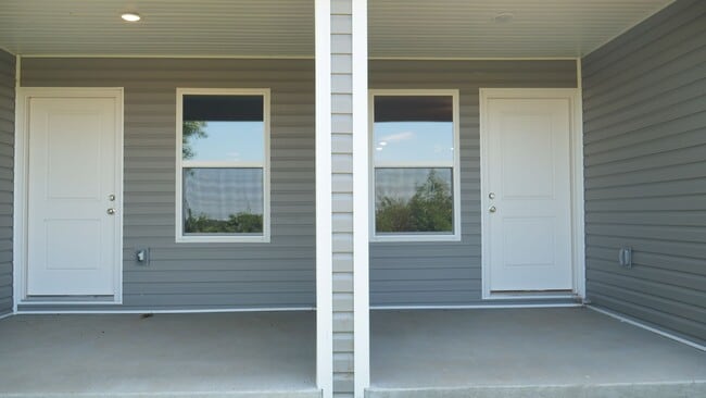 Building Photo - 3 bedroom duplex Aurora, MO