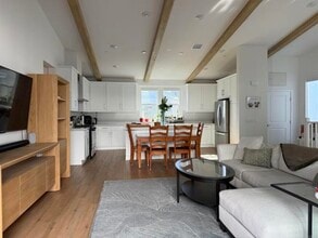 Building Photo - 10431 Newbliss Wy