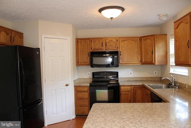 Building Photo - 112 Bentley Ct