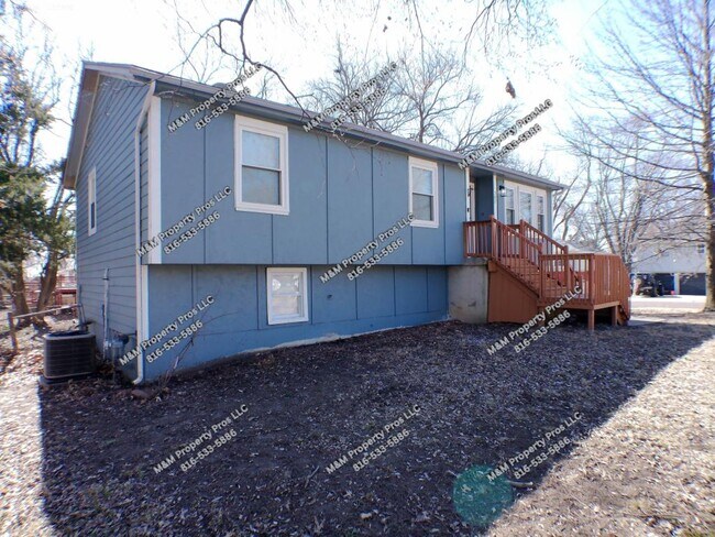 Building Photo - 302 S Franklin St