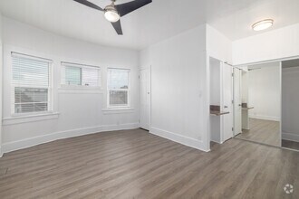 Studio - 350SF (2) - Living room - Leo Lofts