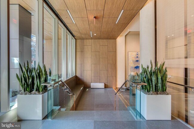 Foto del edificio - 2501 M St NW