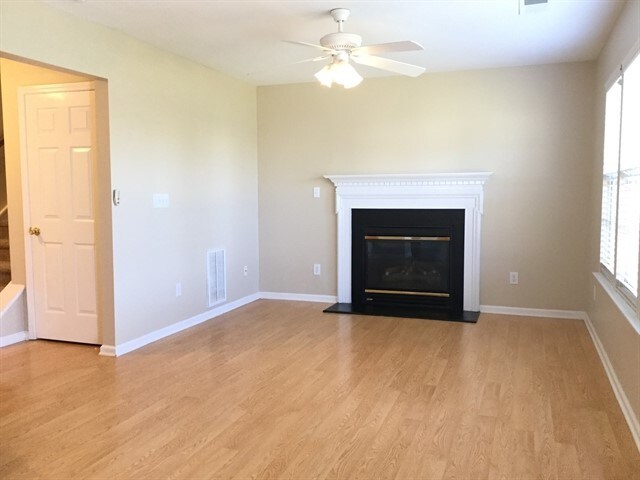 Foto del edificio - 108 Endicott Ct