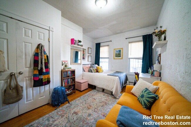 Building Photo - 133 Saint Alphonsus St