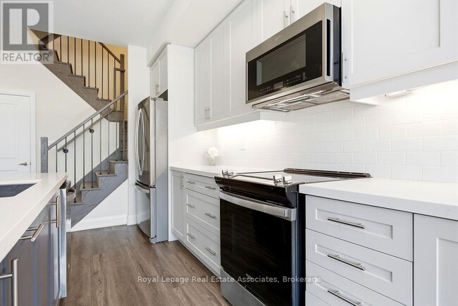 Building Photo - 1569 Rose Way