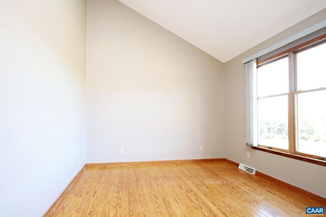 Foto del edificio - 2413 Wakefield Rd