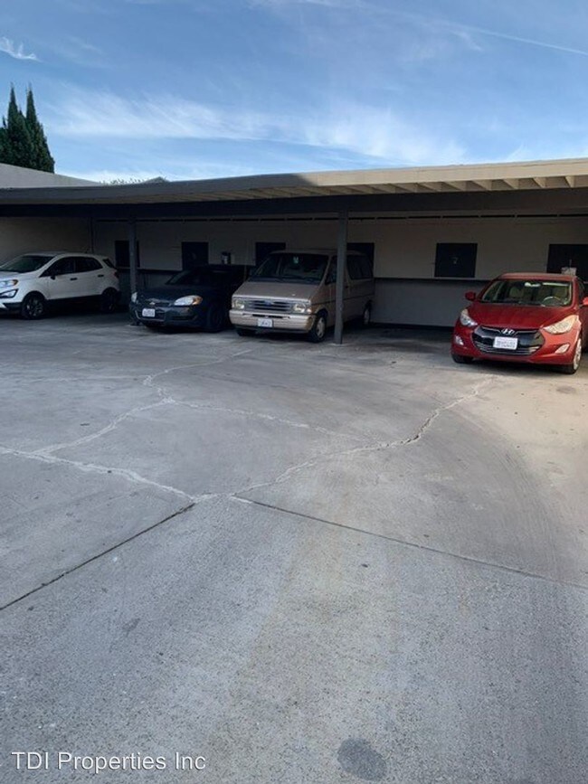 Foto del edificio - 921 N Eucalyptus Ave