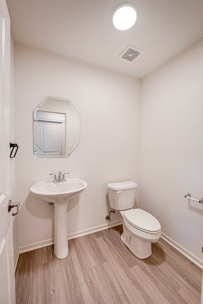 Foto del edificio - 2945 Showplace Dr