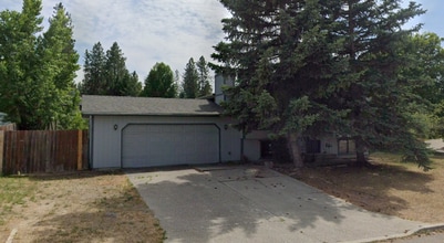 Building Photo - 3326 E Pineglen Ave