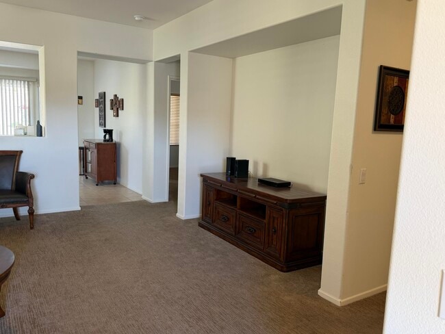 Building Photo - 78374 Hampshire Ave