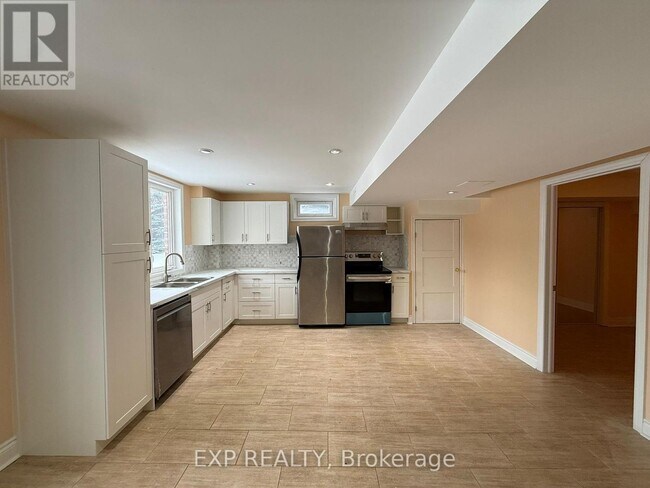 Photo du bâtiment - 67 Ames Crescent