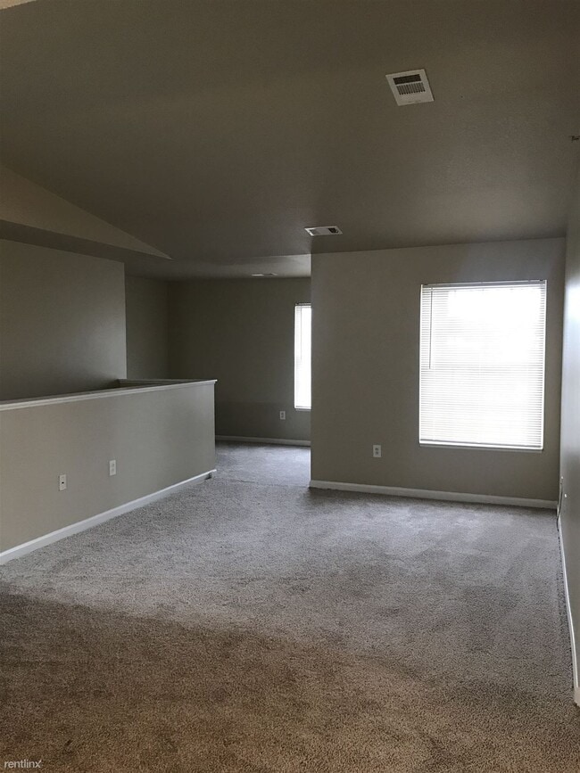 Building Photo - 9070 Charlotte Ct
