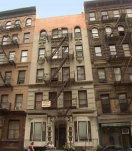 Foto del edificio - 112 E 7th St