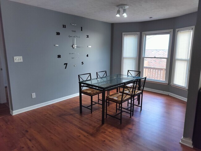 Foto del edificio - More than Fair, on Fair Oaks