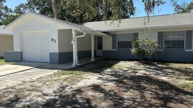Building Photo - 821 Turtle Mound Dr