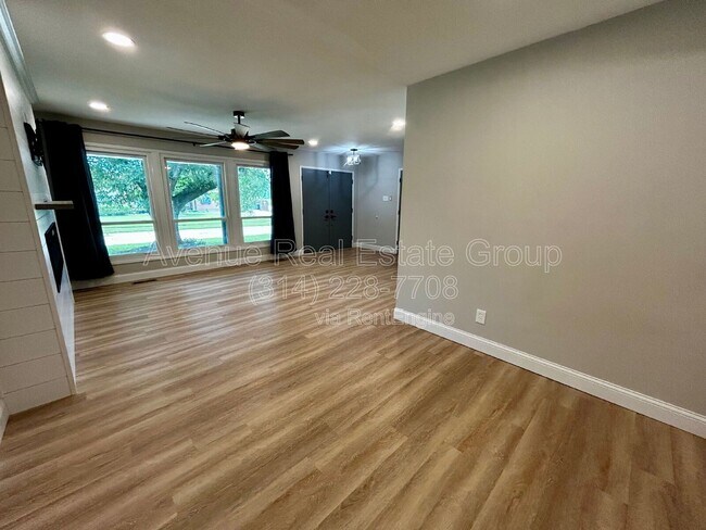 Foto del edificio - 3265 Hermoso Dr