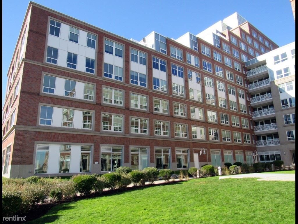Primary Photo - 300 1st Ave