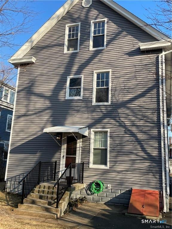 Building Photo - 218 W Rock Ave