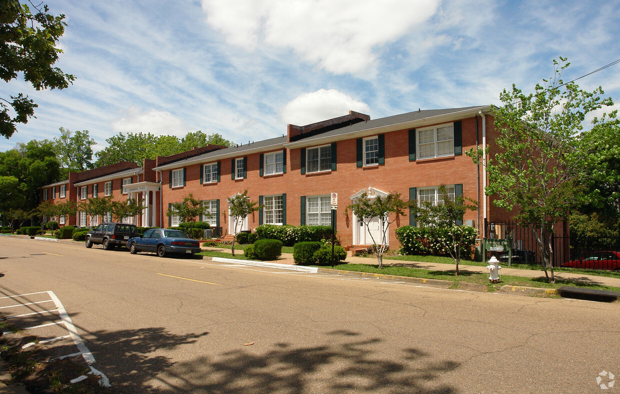 Primary Photo - Greenbrier Place Apartments