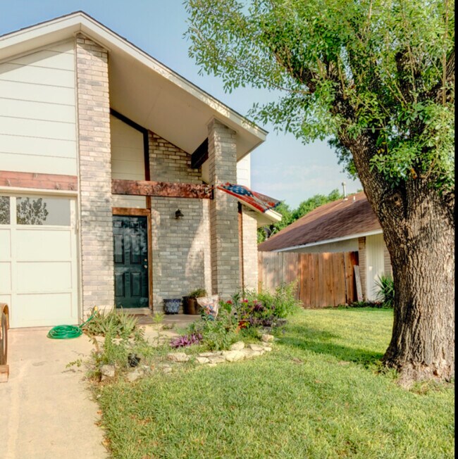 Building Photo - 7310 Fernview