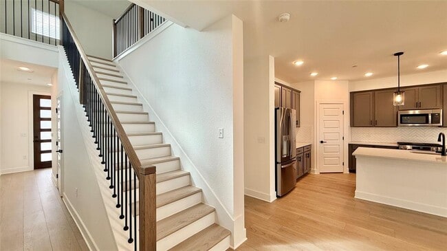 Building Photo - 1016 Brickell Lp