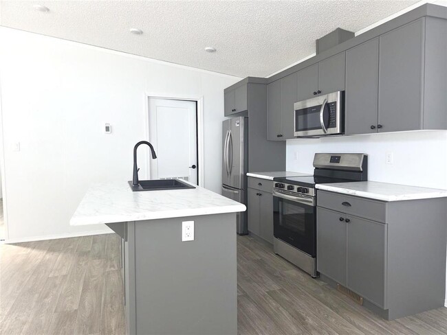 Building Photo - 61 Prairie Oak Dr