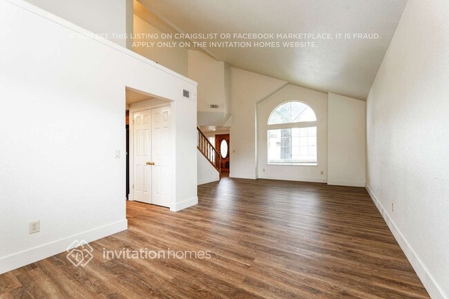 Building Photo - 238 Wren Dr