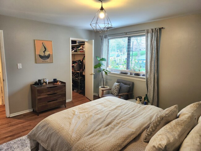 Foto del edificio - 6057 Majors Ln