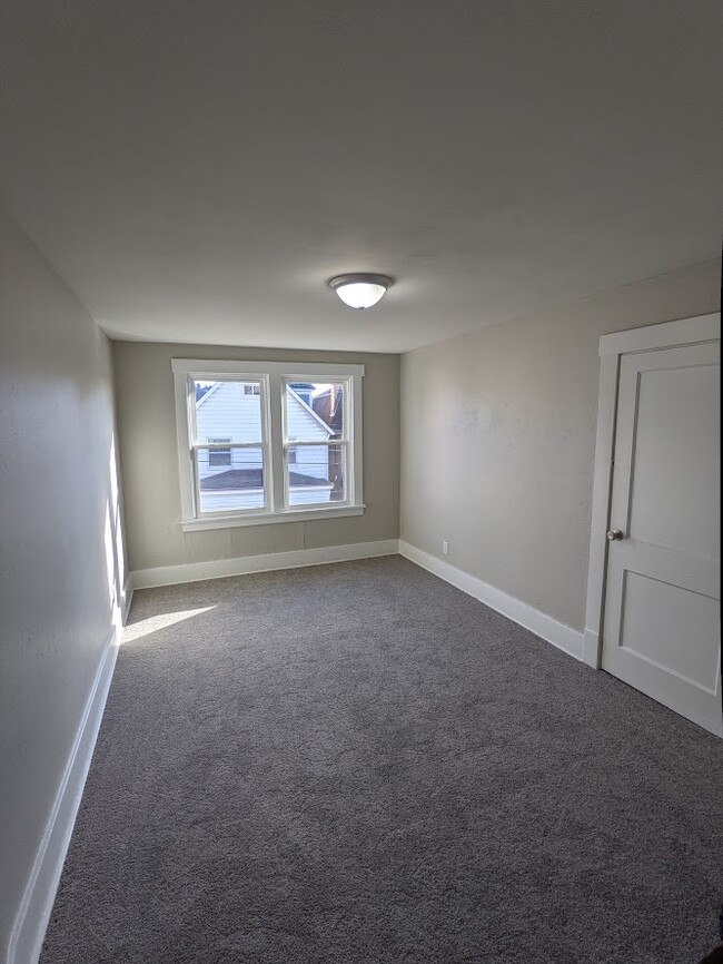 Foto del edificio - 539 E 8th Ave