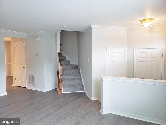 Foto del edificio - 203 Hupps Hill Ct