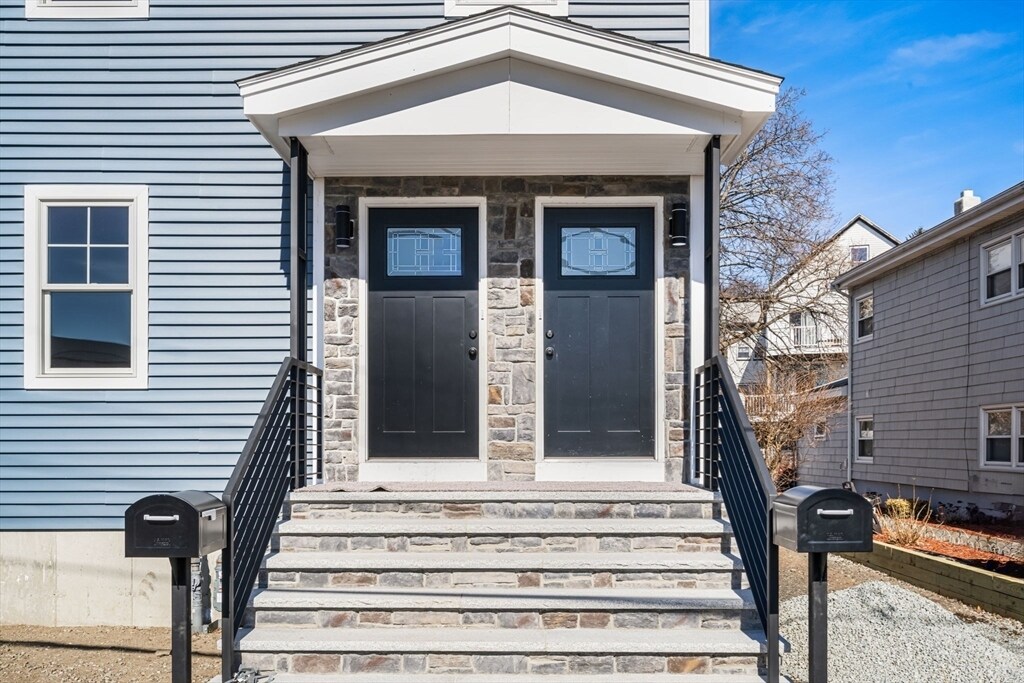 38 Franklin St Unit 2, Winthrop, MA 02152 Room for Rent in Winthrop