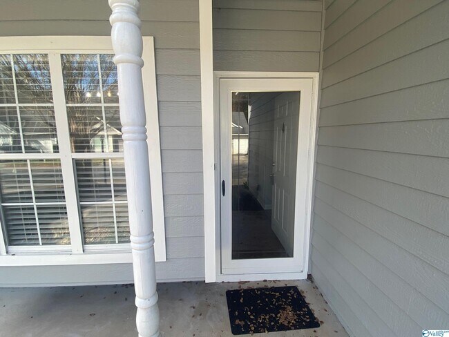 Building Photo - 100 Bentworth Ln