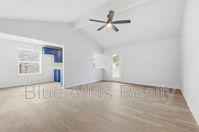 Photo - 1547 Oakbrook St House