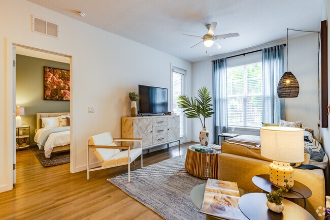 1 BR, 1 BA - 727 SF - Jefferson Lake Howell