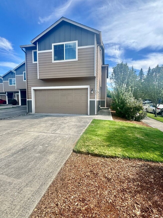 Building Photo - 835 NE 109th Ct