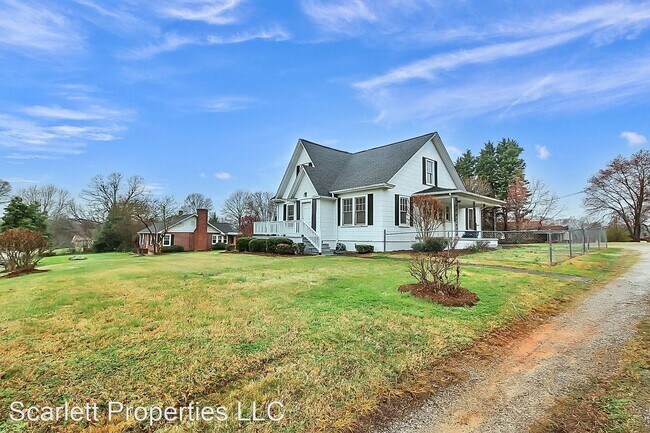 Foto del edificio - 4 br, 2 bath House - 2241 15th Avenue NE