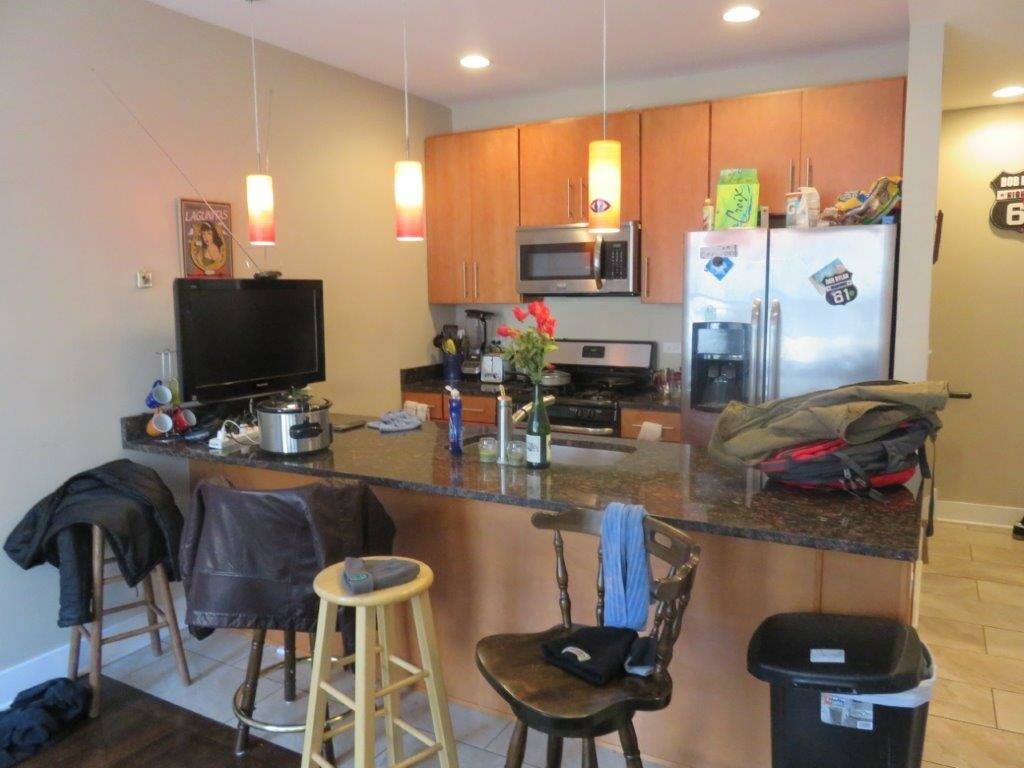 Foto principal - 3639 W Shakespeare Ave