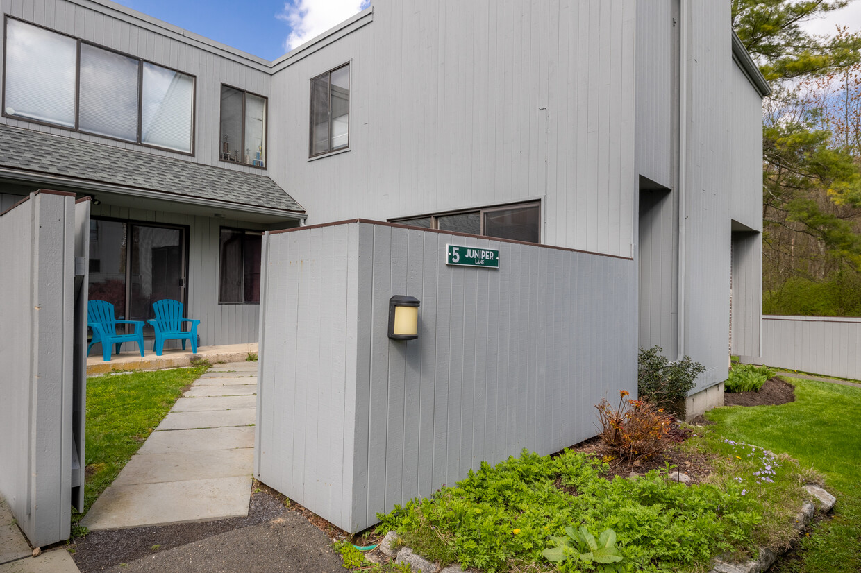 Primary Photo - 5 Juniper Ln