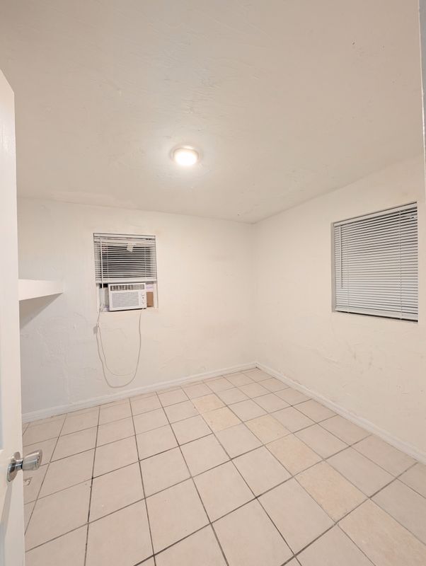 Building Photo - 17 Lenox Ct