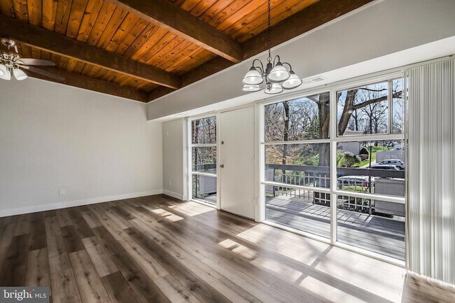 Foto del edificio - 7758 Donnybrook Ct