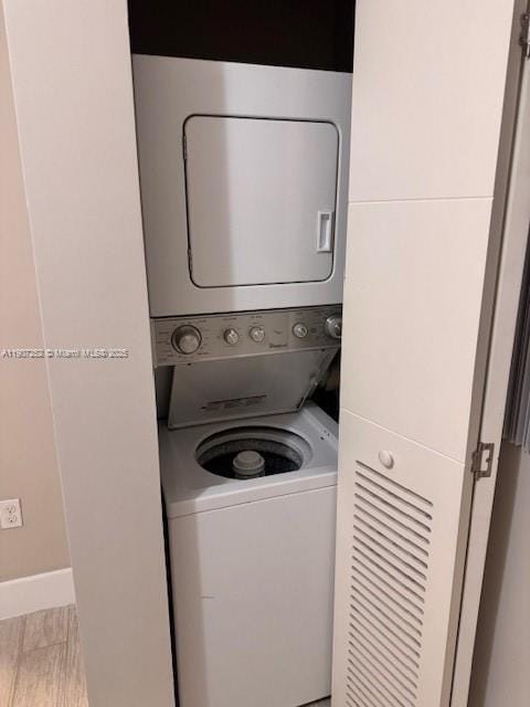 Foto del edificio - 115 Menores Ave