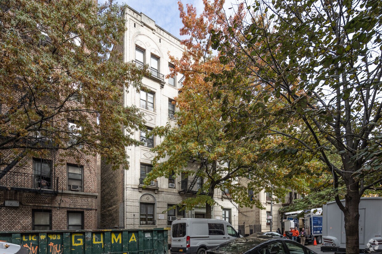Primary Photo - 545-547 W 150th St