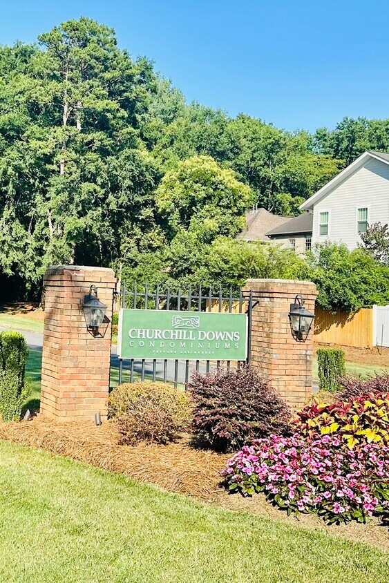 View to enter the quiet community! - 1052 Churchill Downs Ct