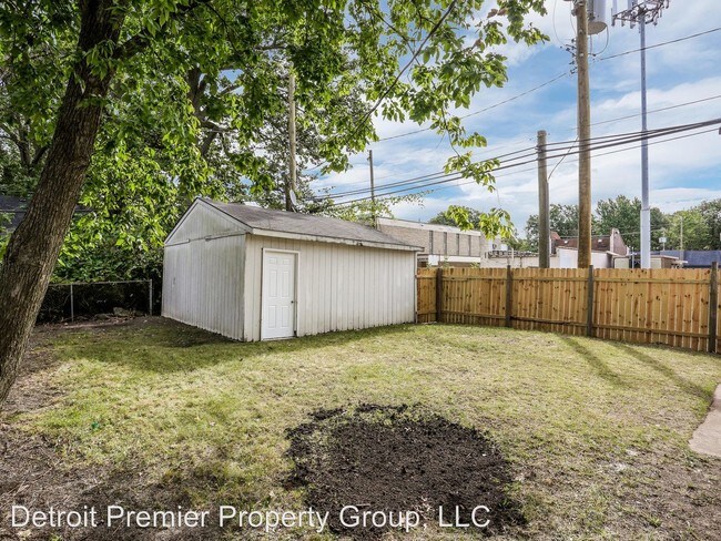 Building Photo - 3 br, 1 bath House - 5026 Yorkshire Road