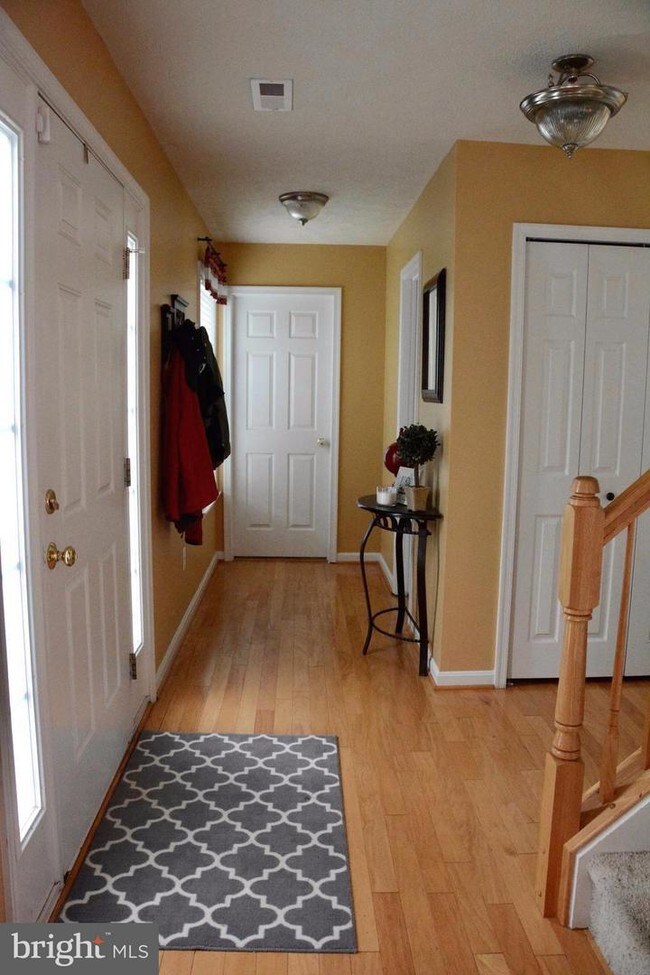 Building Photo - 207 Spinnaker Way