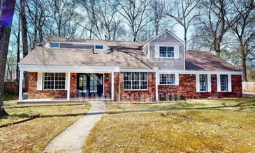 Building Photo - 35 Forrest Ct
