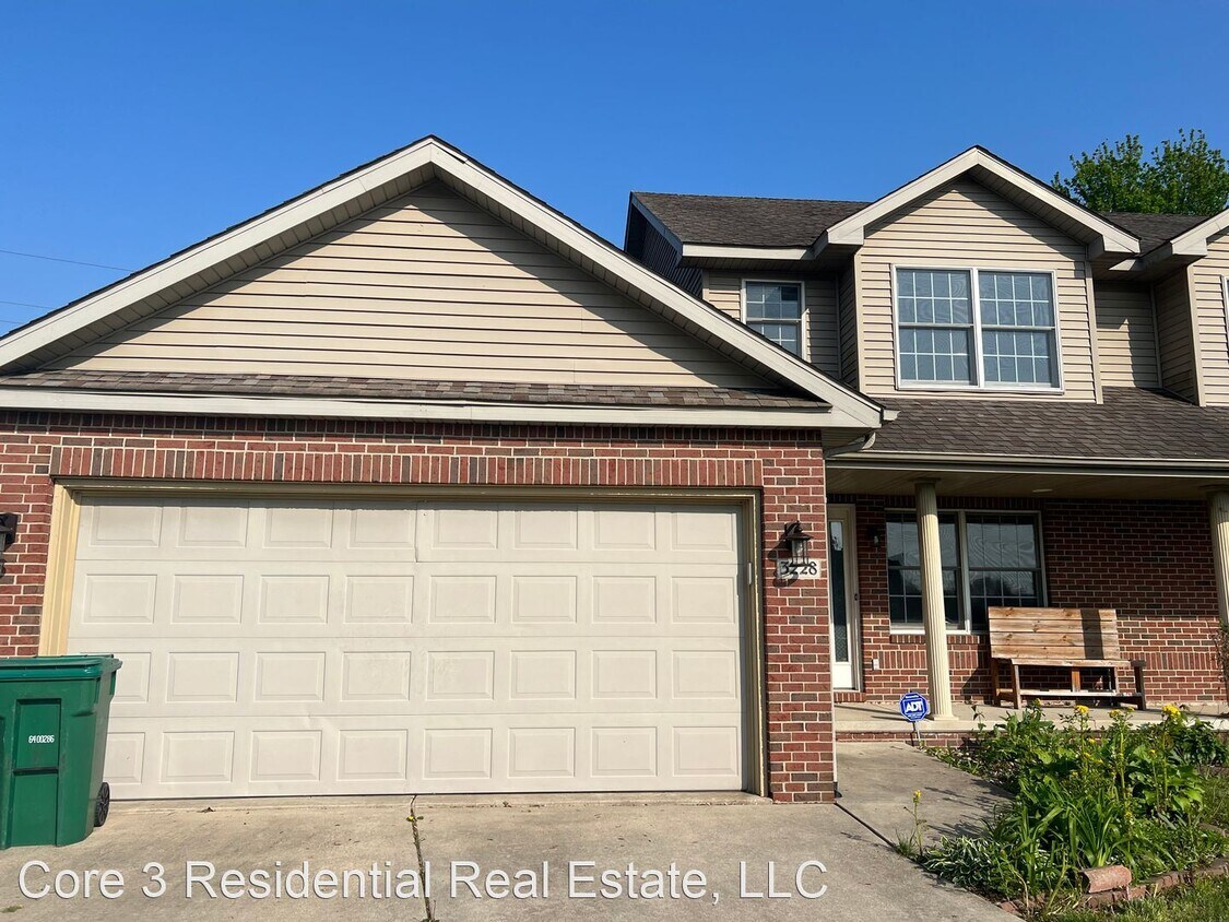 Foto principal - 3 br, 2.5 bath House - 3228 Red Oak Lane