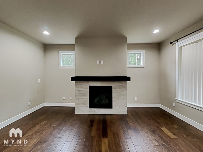 Building Photo - 12017 SE May Creek Park Dr