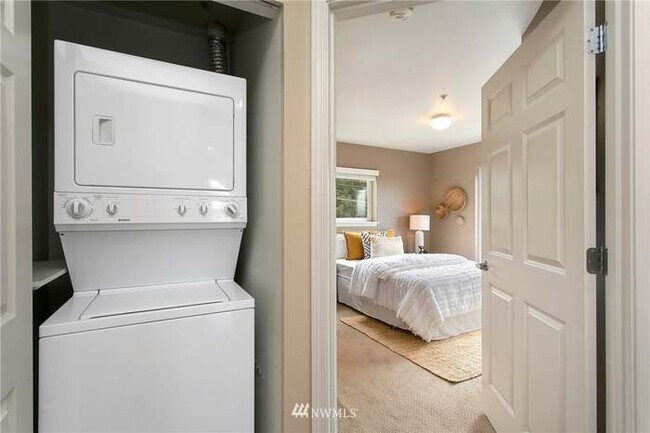 Cama principal - 1729 12th Ave S