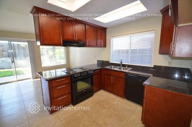 Building Photo - 1370 Tyler Dr